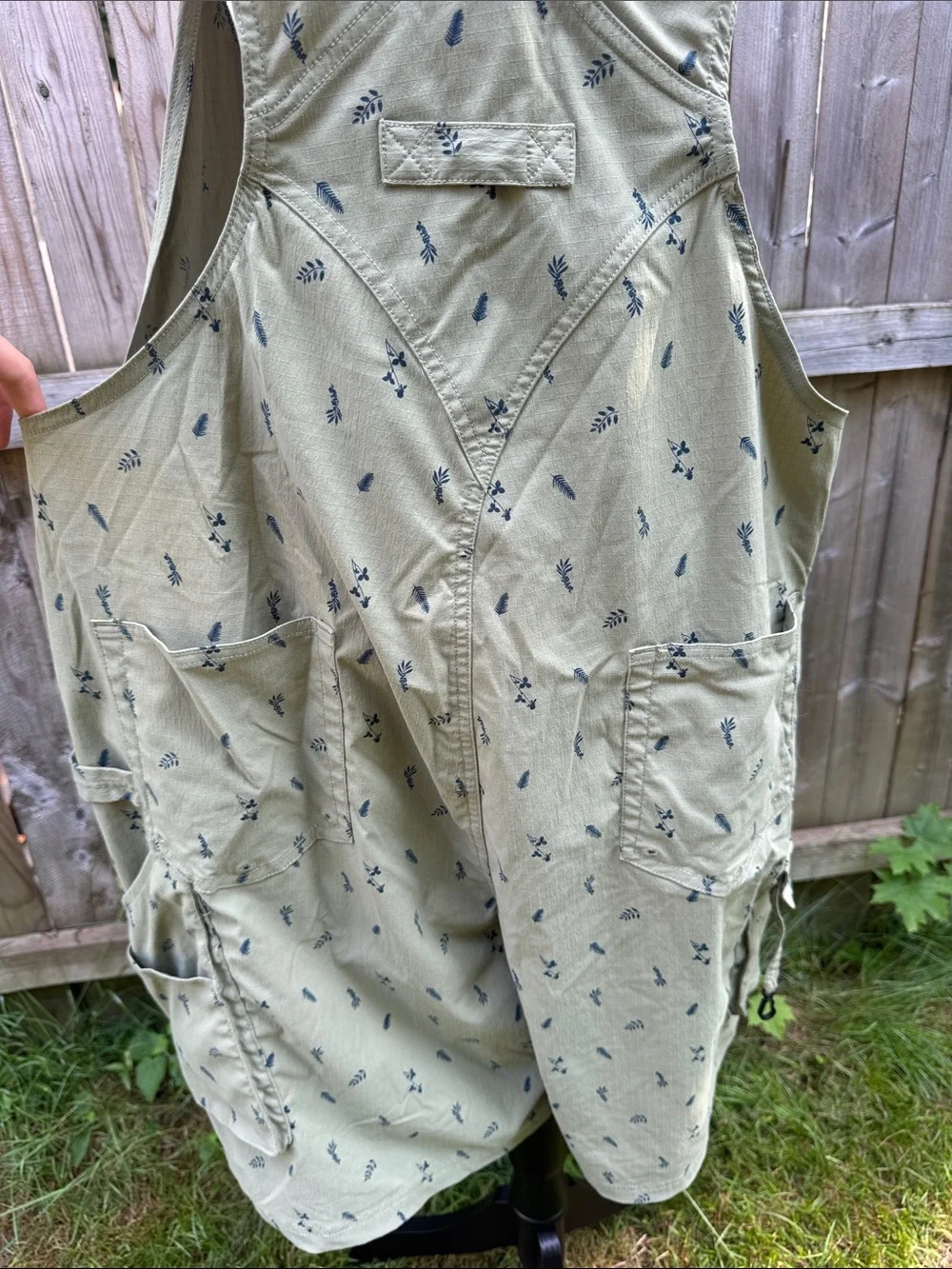 🌿🍃 Duluth Heirloom Short Overalls – Light Olive Fern Print – XXL 🍃🌿 - Picture 8 of 9